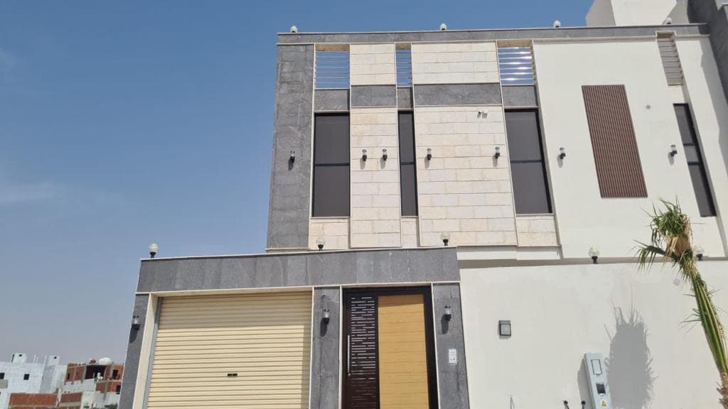 فيلا جديدة للبيع بحي الزمرد 313 متر